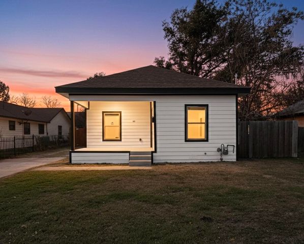 633 Ogden Avenue, Cockrell Hill, TX 75211