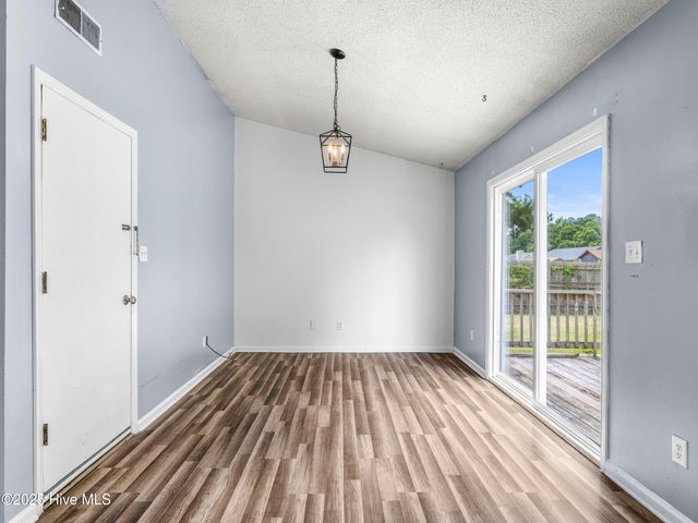 600 Foxfire Circle, Jacksonville, NC 28546