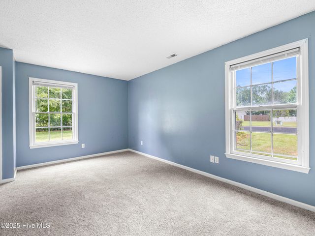 600 Foxfire Circle, Jacksonville, NC 28546