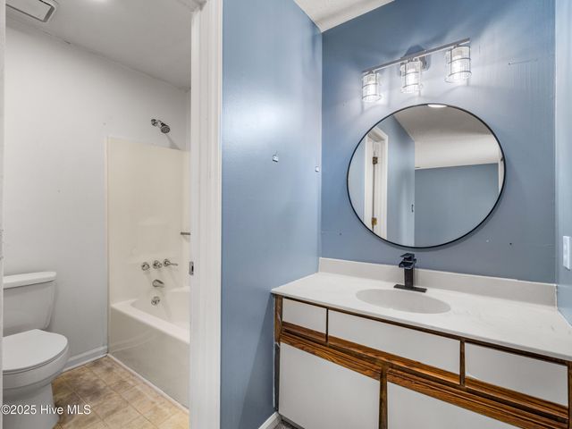600 Foxfire Circle, Jacksonville, NC 28546