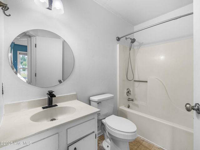 600 Foxfire Circle, Jacksonville, NC 28546