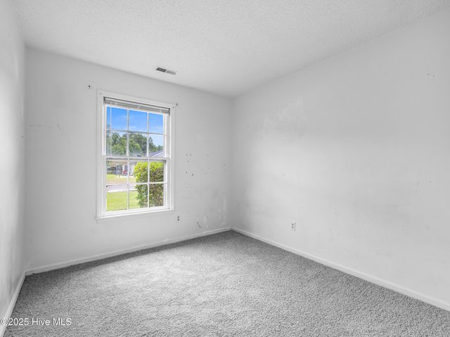 600 Foxfire Circle, Jacksonville, NC 28546