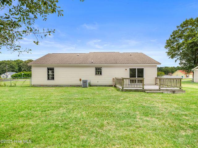 600 Foxfire Circle, Jacksonville, NC 28546