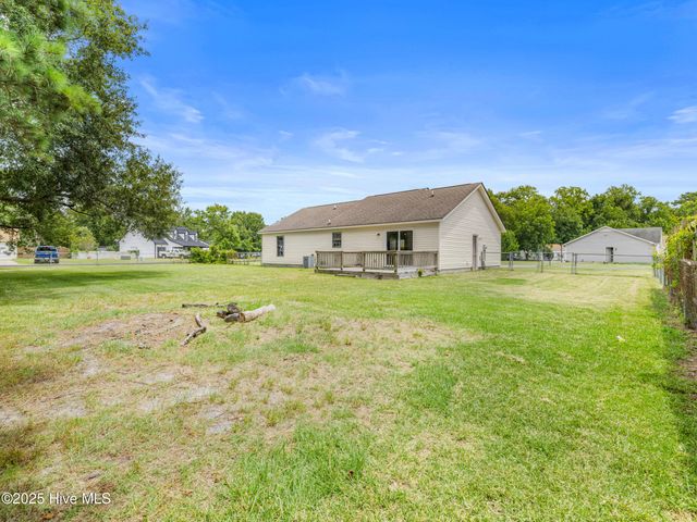 600 Foxfire Circle, Jacksonville, NC 28546