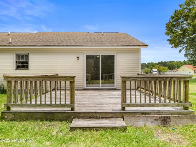 600 Foxfire Circle, Jacksonville, NC 28546