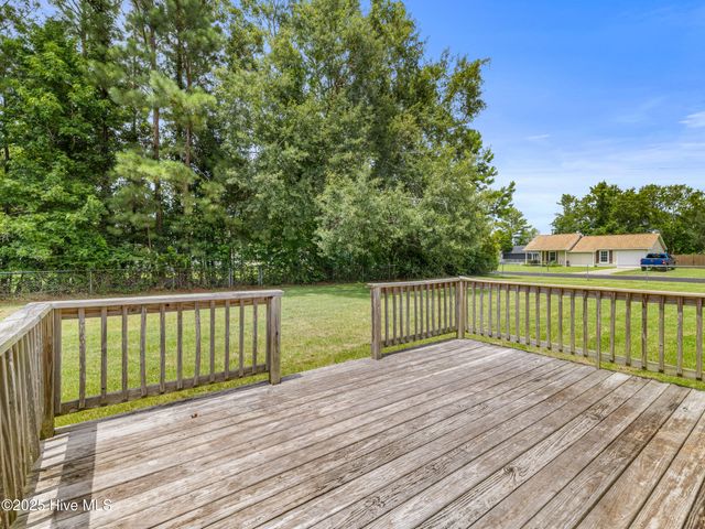 600 Foxfire Circle, Jacksonville, NC 28546