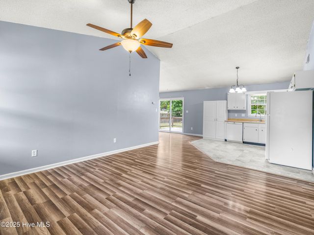 600 Foxfire Circle, Jacksonville, NC 28546