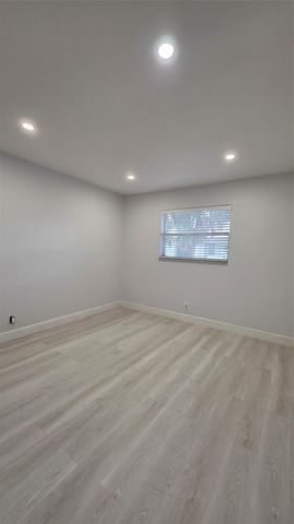 8704 NW 35Th Street 204, Coral Springs, FL 33065