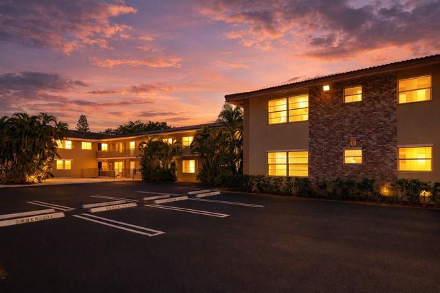 8704 NW 35Th Street 204, Coral Springs, FL 33065