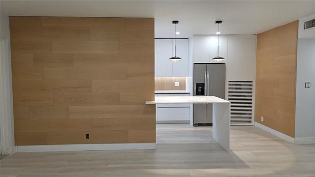 8704 NW 35Th Street 204, Coral Springs, FL 33065