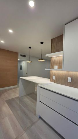 8704 NW 35Th Street 204, Coral Springs, FL 33065