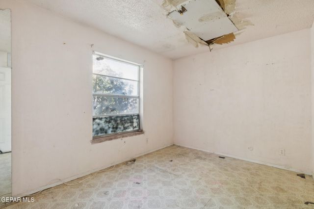 5748 Corsicana Avenue, El Paso, TX 79924