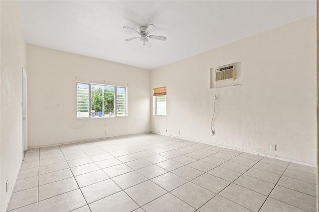 5705 Harding St, Hollywood, FL 33021
