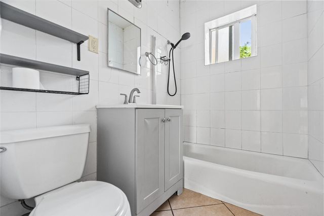 5705 Harding St, Hollywood, FL 33021