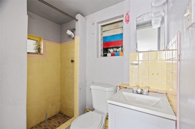 5705 Harding St, Hollywood, FL 33021