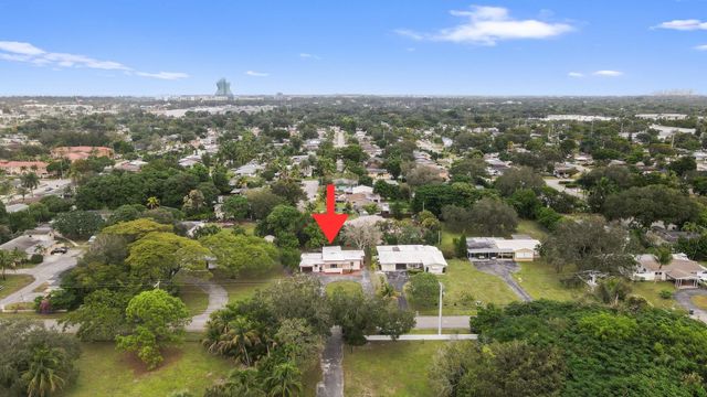 5705 Harding St, Hollywood, FL 33021