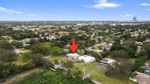 5705 Harding St, Hollywood, FL 33021