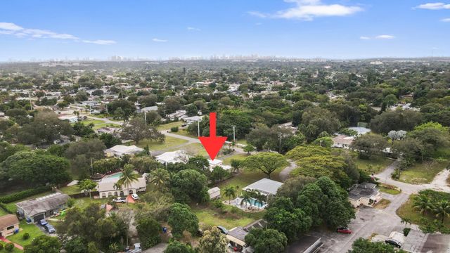 5705 Harding St, Hollywood, FL 33021