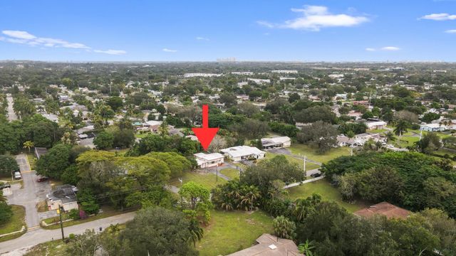 5705 Harding St, Hollywood, FL 33021