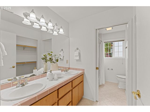 13931 Se ROLLING MEADOWS Dr, Happy Valley, OR 97086