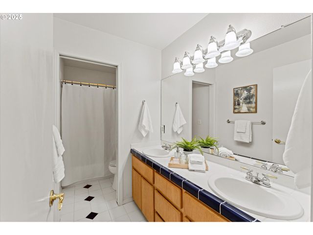 13931 Se ROLLING MEADOWS Dr, Happy Valley, OR 97086