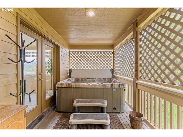 13931 Se ROLLING MEADOWS Dr, Happy Valley, OR 97086