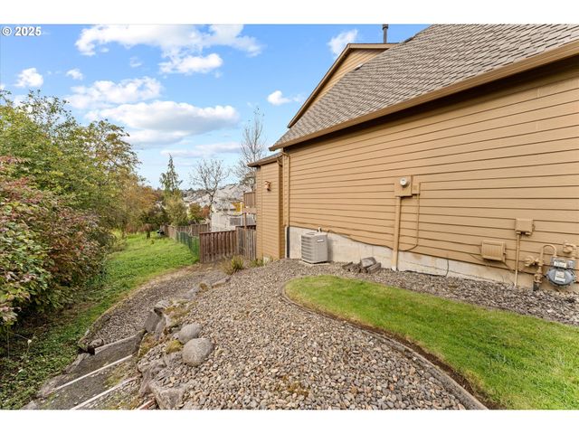 13931 Se ROLLING MEADOWS Dr, Happy Valley, OR 97086