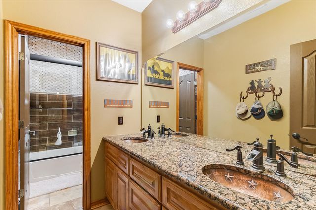 106 Deep Lake DR, Liberty Hill, TX 78642