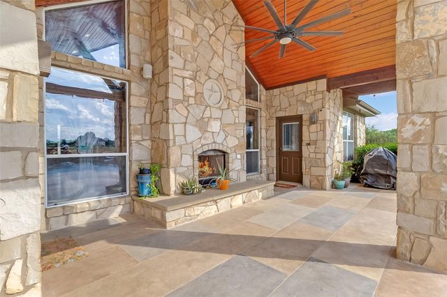 106 Deep Lake DR, Liberty Hill, TX 78642
