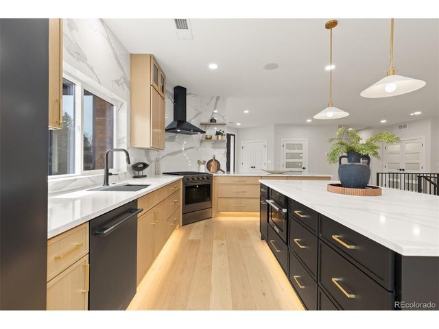 11895 W 35th Ave, Wheat Ridge, CO 80033