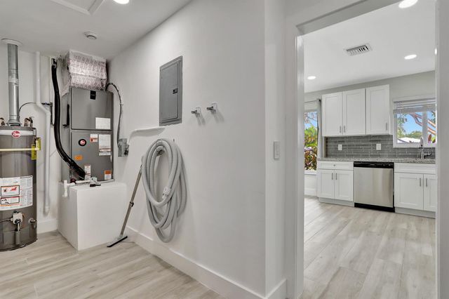 421 SE 5 Terrace, Pompano Beach, FL 33060