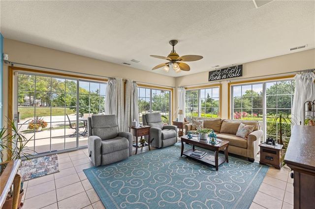2400 S Outer Belt Road, Oak Grove, MO 64075