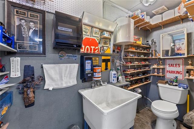 2400 S Outer Belt Road, Oak Grove, MO 64075