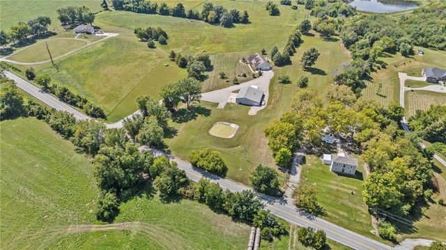 2400 S Outer Belt Road, Oak Grove, MO 64075