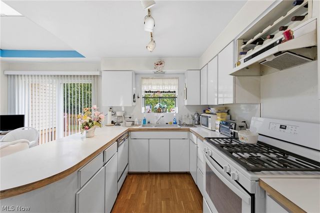 2619 S Green Road, Beachwood, OH 44122