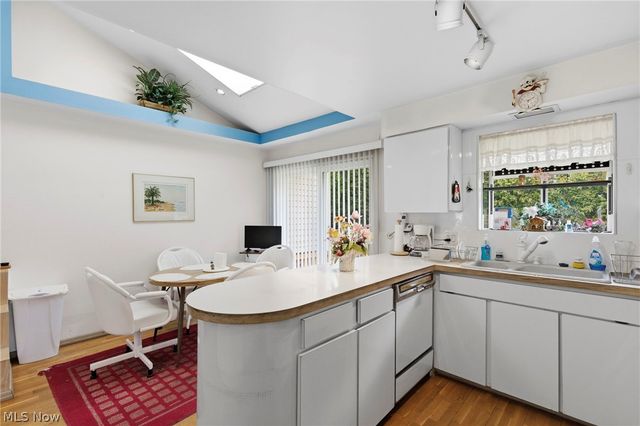 2619 S Green Road, Beachwood, OH 44122