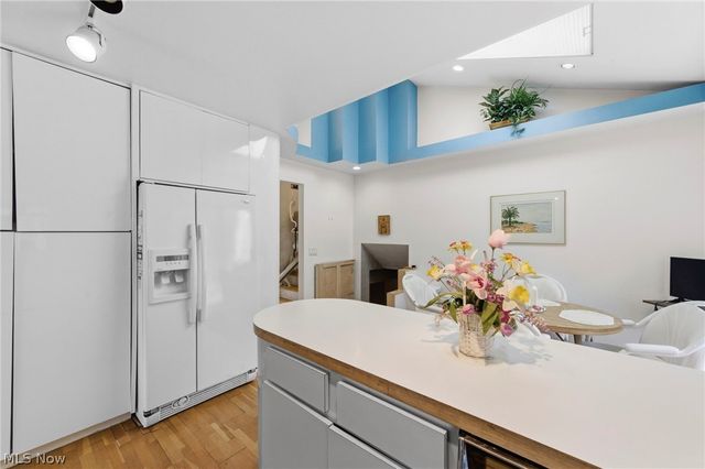 2619 S Green Road, Beachwood, OH 44122