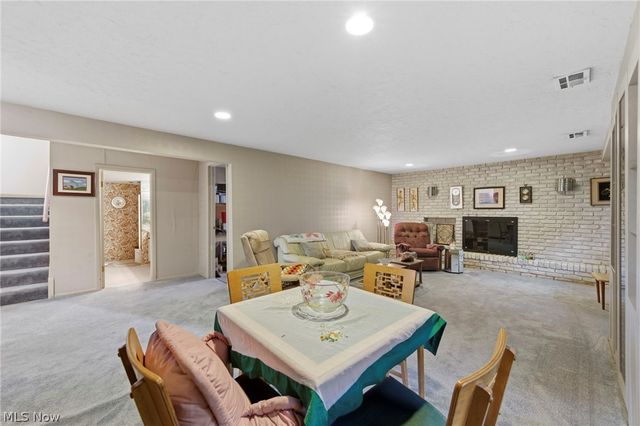 2619 S Green Road, Beachwood, OH 44122