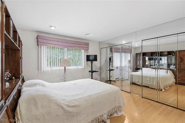 2619 S Green Road, Beachwood, OH 44122