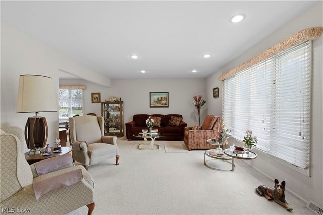 2619 S Green Road, Beachwood, OH 44122