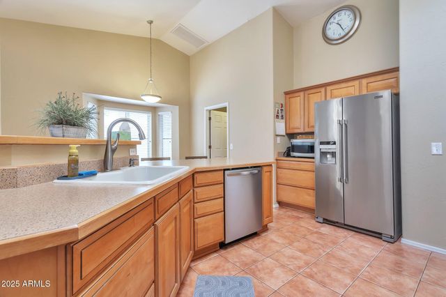 6102 W SHANGRI LA Road, Glendale, AZ 85304