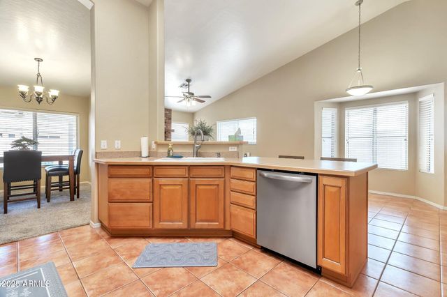 6102 W SHANGRI LA Road, Glendale, AZ 85304