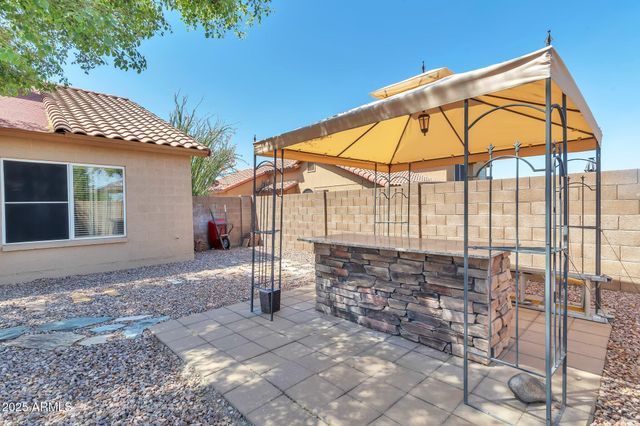 6102 W SHANGRI LA Road, Glendale, AZ 85304