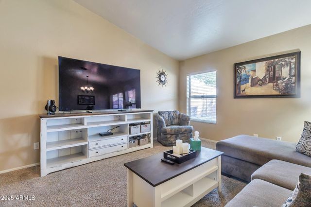 6102 W SHANGRI LA Road, Glendale, AZ 85304