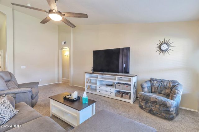 6102 W SHANGRI LA Road, Glendale, AZ 85304