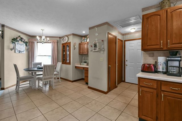 930 W Linden Circle, Mansfield, OH 44906