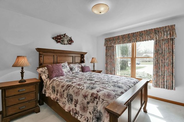 930 W Linden Circle, Mansfield, OH 44906