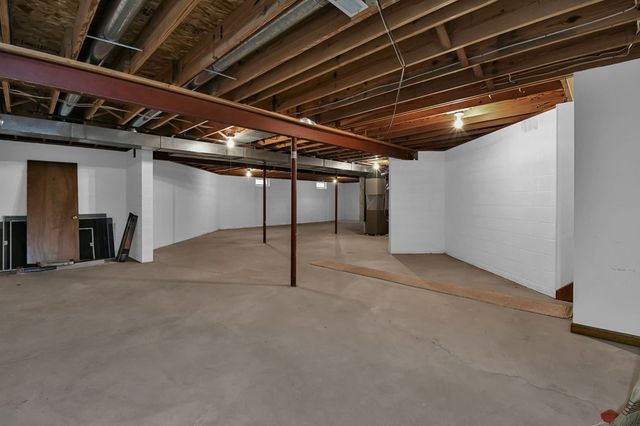 930 W Linden Circle, Mansfield, OH 44906