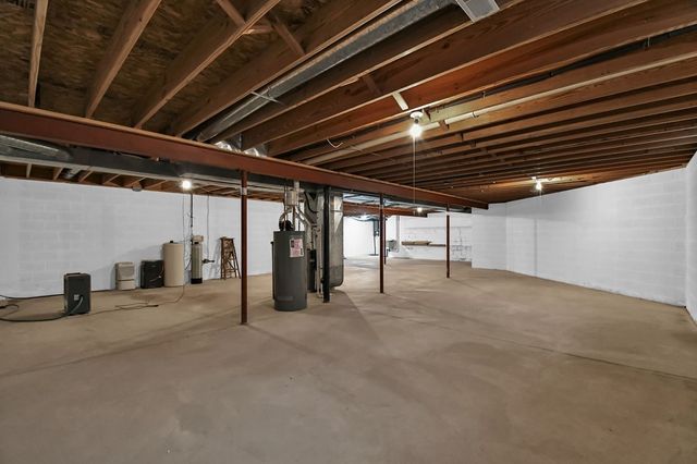 930 W Linden Circle, Mansfield, OH 44906