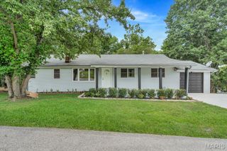 7 Glen Oaks Drive, Fenton, MO 63026